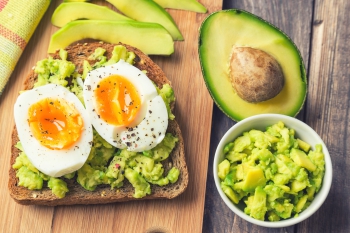 Guacamoles toast főtt tojással- avokádókrém